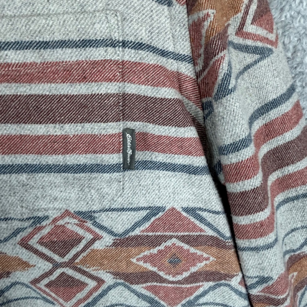 Eddie Bauer Mens Large Southwestern Geometric Flannel Shirt Grey Rust LS - Picture 2 of 11